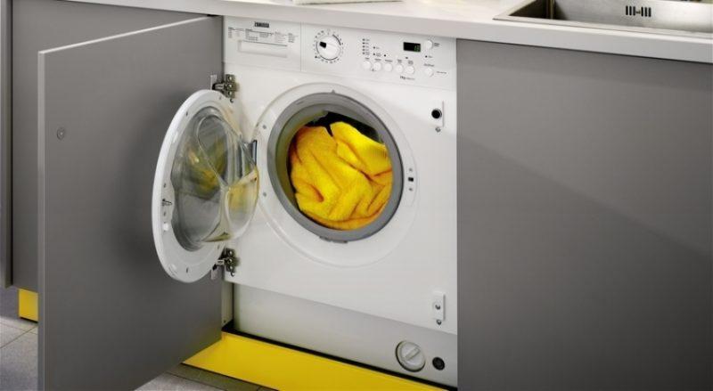 Nous choisissons la machine à laver intégrée avec sèche-linge